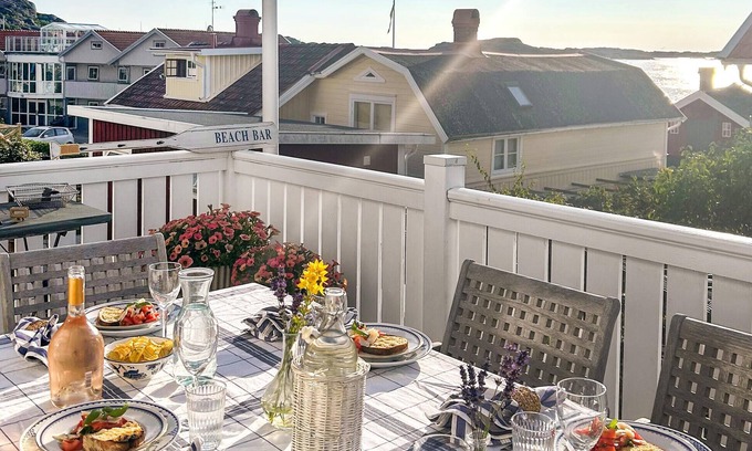 Bovallstrand House | Nice home in Bovallstrand with kitchen