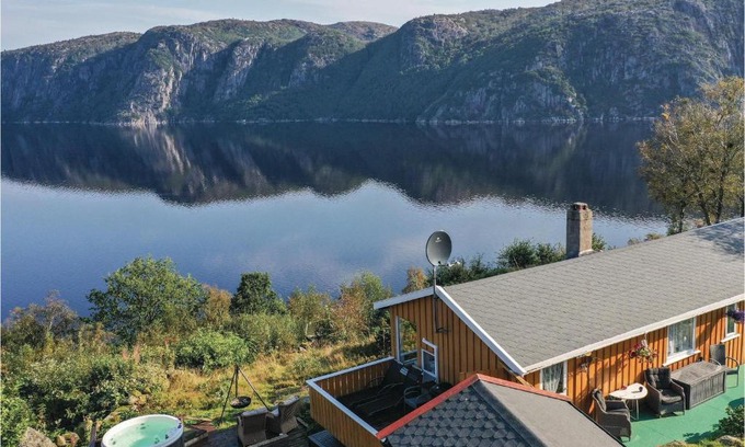 Farsund House | Nice Home In Farsund With Wifi