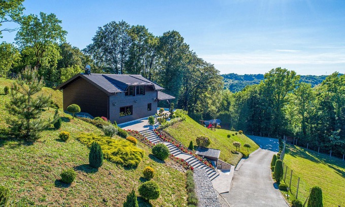 Lepajci House | Nice home in Gornja Pacetina with WiFi