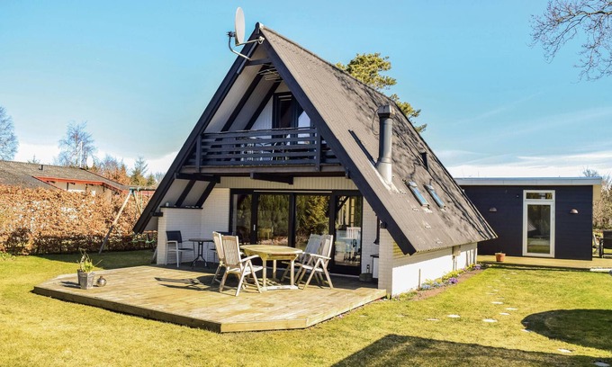 Haslevgarde House | Nice home in Hadsund with sauna