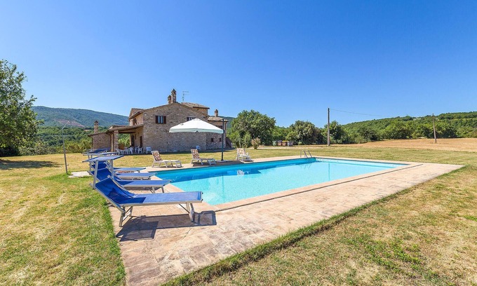 Gualdo Cattaneo House | Nice home in Gualdo Cattaneo PG