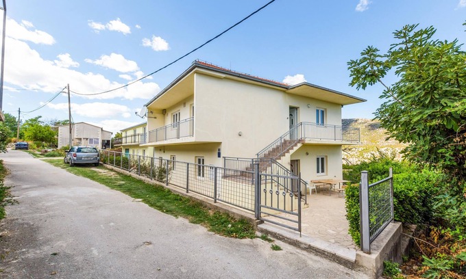 Kucice House | Nice home in Kucice with WiFi