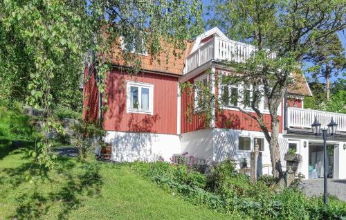 Osteraker Municipality House | Nice Home In Ljusterö With Sauna