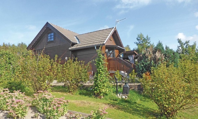 Malmkoping House | Nice home in Malmköping with kitchen