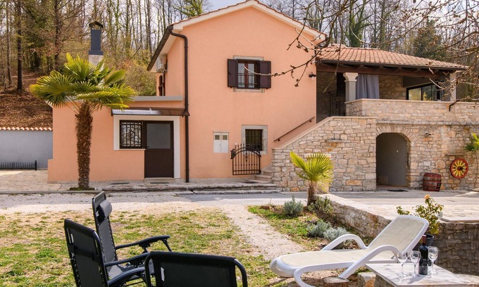 Gracisce House | Nice home in Mandalencici with kitchen