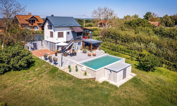 Kapela House | Nice home in Nova Diklenica with WiFi