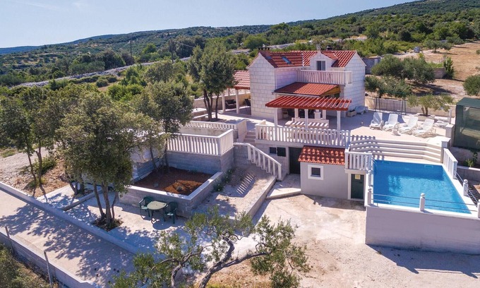 Praznica House | Nice home in Praznica