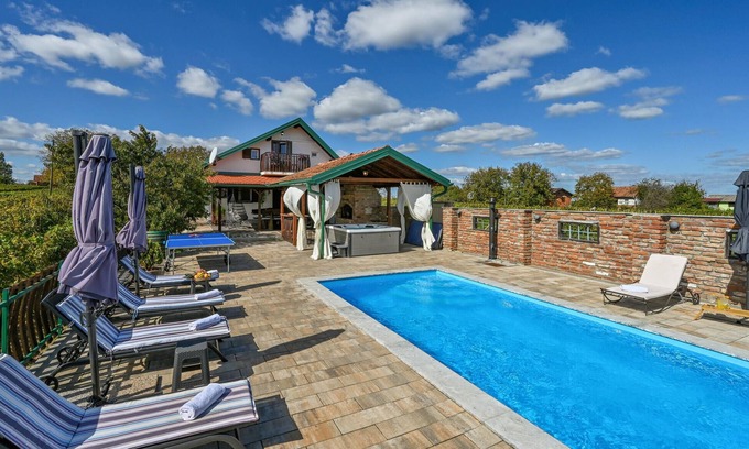 Klostar Podravski House | Nice home in Prugovac with sauna