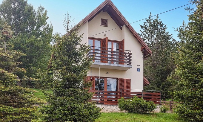 Ravna Gora House | Nice home in Ravna Gora with WiFi
