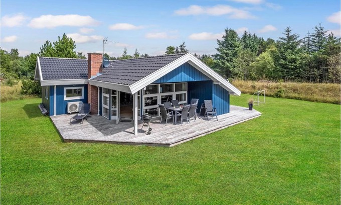 Lodbjerg Hede House | Nice Home In Ringkøbing With Kitchen
