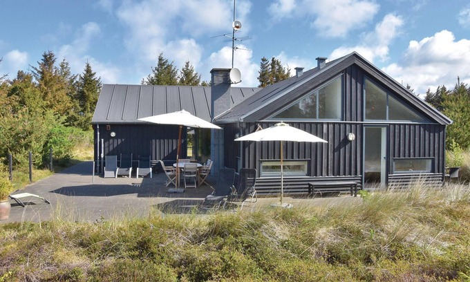 Klegod Strand House | Nice home in Ringkøbing with kitchen