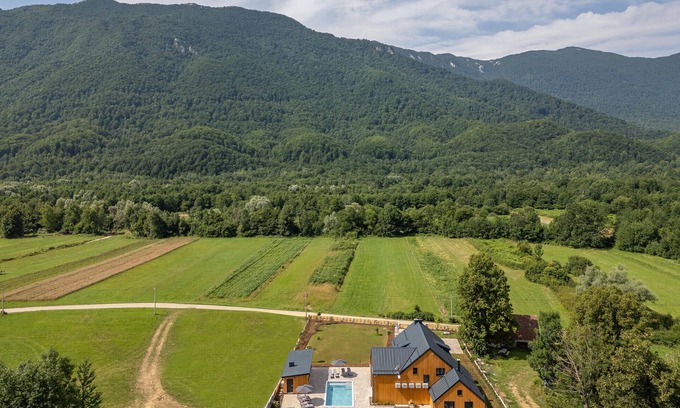 Brusane House | Nice home in Rizvanusa with sauna