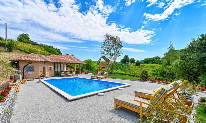 Donja Voca House | Nice home in Varazdin with sauna
