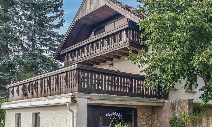 Wasungen House | Nice home in Wasungen with WiFi