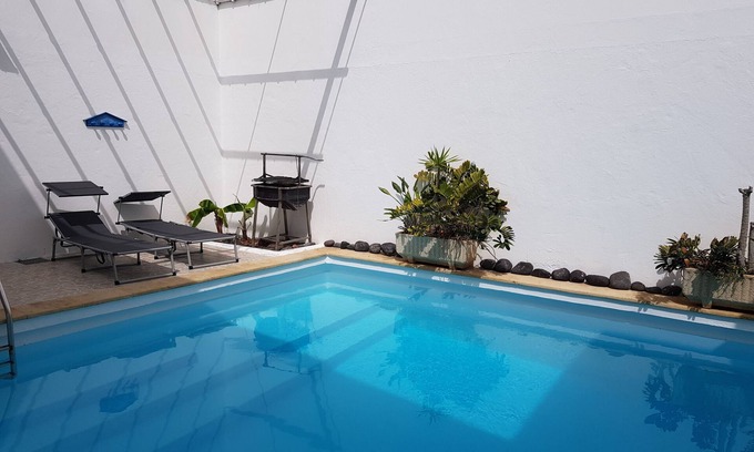 Caleta de Famara House | Nice house, private pool, WIFI, near to the beach.