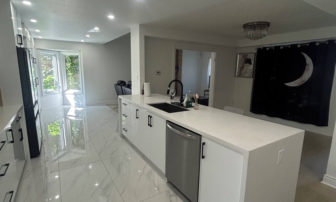 London House | Nice house walking distance to western university，3500sq renovation property