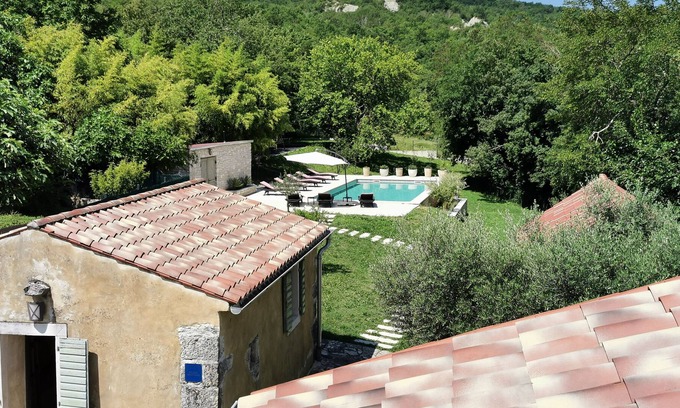 Pican Villa | Nice house with pool and jacuzzi surrounded by nature