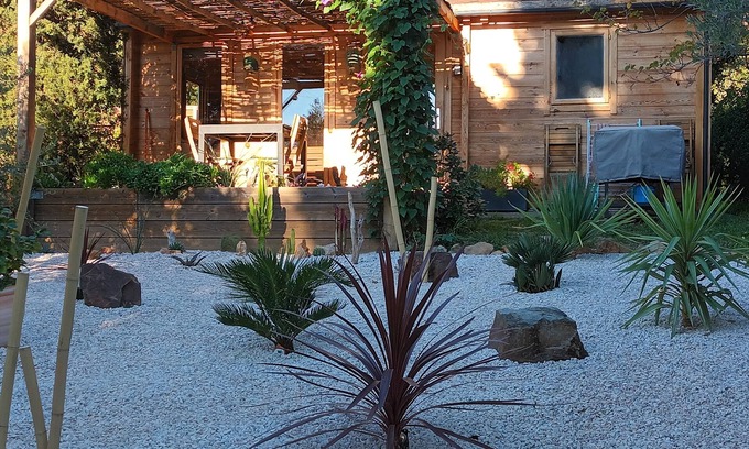Saint-Jean-de-Fos Ski Chalet | Nice little chalet 200m from the Devil's Bridge