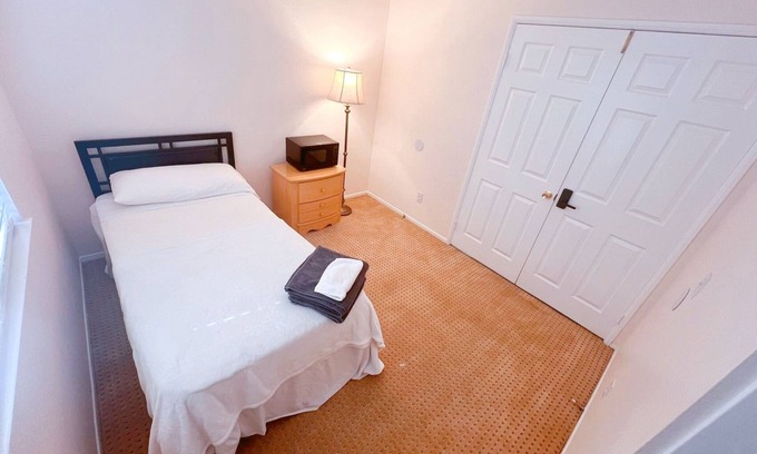 Estates at Canyon Crest House | Nice Private Room1 Riverside
