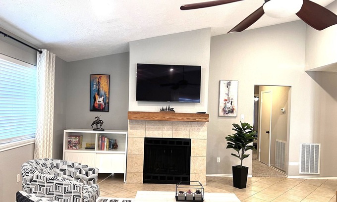 Friendswood House | Nice & quiet home in Friendswood