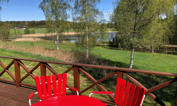 Bengtsfors Municipality House | Nice red-white cottage by the lake with a boat