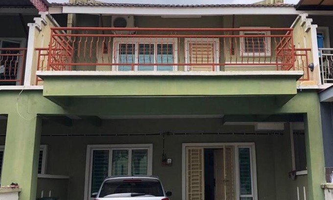 Baru Sikamat House | Nice Seremban 2 1/2 storey house with 4 rooms