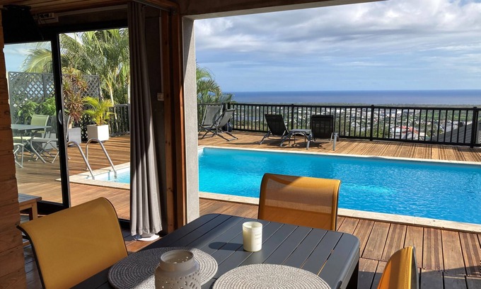 L'Etang-Sale Apartment | Nice Studio with private swimming pool and sea landscape