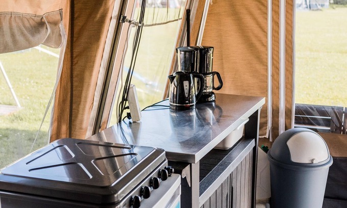 Opende House | Nice tent lodge on a campsite