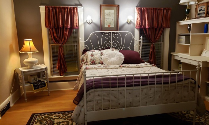 Mount Clemens Apartment | Nice upper flat large bedroom.