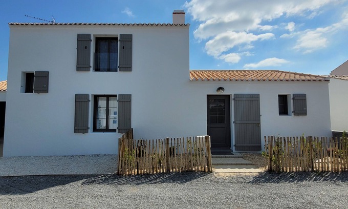 L'Epine Villa | Nice villa with swimming pool, Close to the beach and shops
