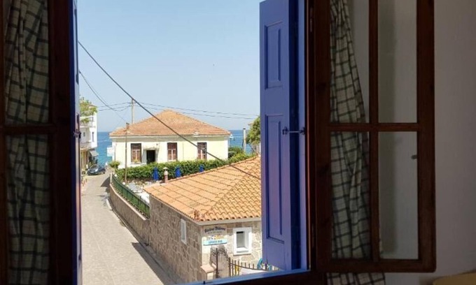 Petra Hotel | Nicholas House