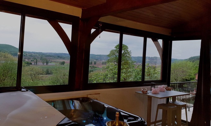 Bezenac House | NiD'Amour Gîte and Spa