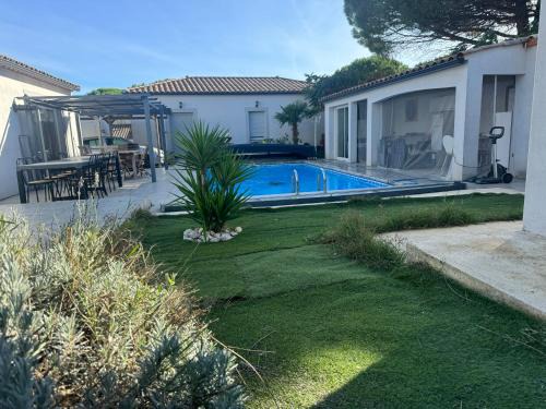 Villemoustaussou House | Nid douillet