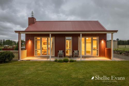 Twizel House | Night Sky Cottages - Kea Cottage - LUXURY