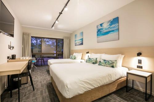 Buddina Hotel | Nightcap at Kawana Waters Hotel