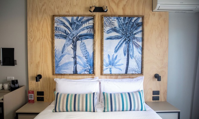 Cardwell Hotel | Nightcap at Marine Hotel