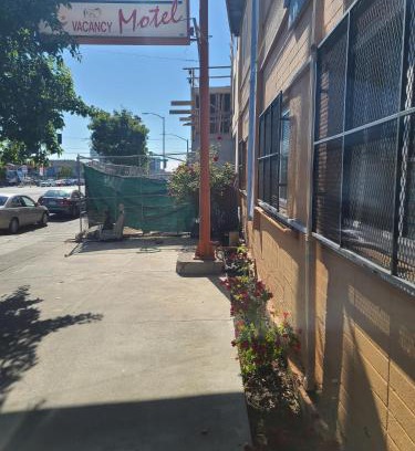 Longfellow Hotel | Nights Inn Motel