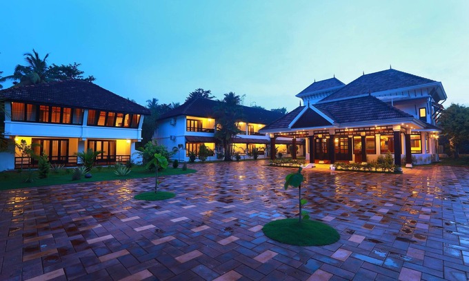 Kochi Hotel | Nihara Resort And Spa