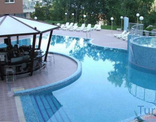 Golden Sands Apartment | Nikea 10