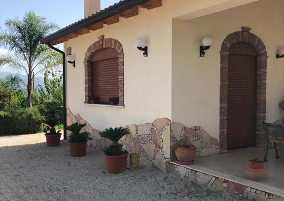 Centuripe House | NikiSara