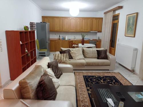 Serres Apartment | NIKITA'S HOUSE -4 bedrooms 5' from racetrack