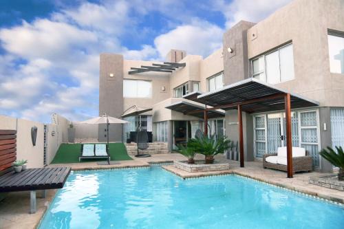 Jeffreys Bay Bed & Breakfast | Nine on Uys street B & B