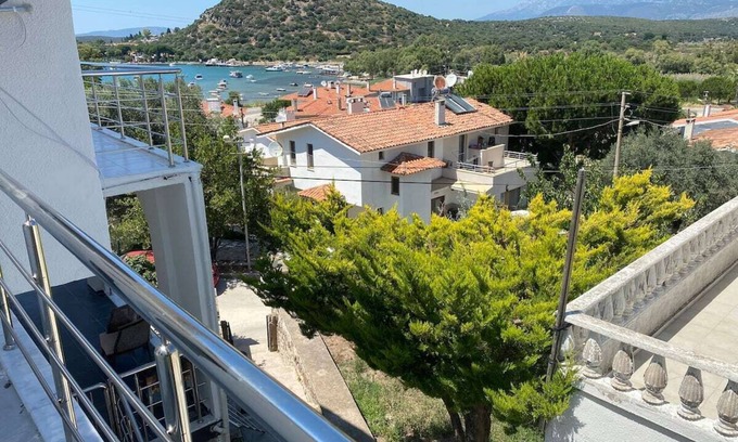 Ildır Koyu House | Nino’s Seaview House with Balcony & Garden