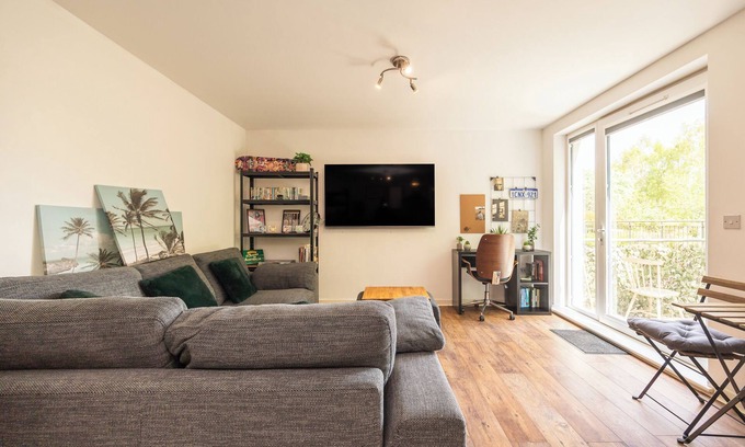 Edinburgh Apartment | nInviting 1-Bed Flat with Patio near Lochend Park