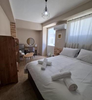 Chios Hotel | Nisaki City Vibes