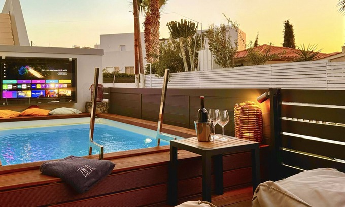 Kato Gouves Villa | Nisi luxury villas and suites with private pool in seaside village of Gouves