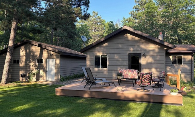 Nisswa House | Nisswa-3 bedroom/3 bath house - private back yard walking distance to downtown