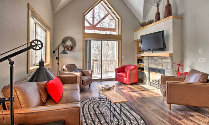 Lake Shore House | Nisswa Resort Townhome w/ Private Boat Slip!