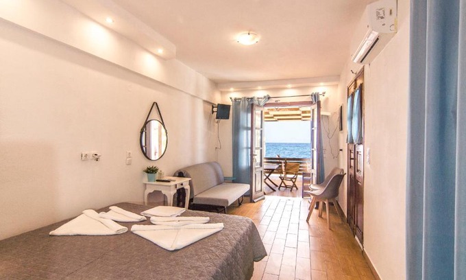 Mandraki House | Nisyros White Wave