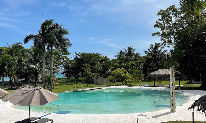 Nizao Villa | NizaoBeachLodge+SeaView+Cozy+3Br-8Px-4Bds-FrontBeach-WiFi-BBQ